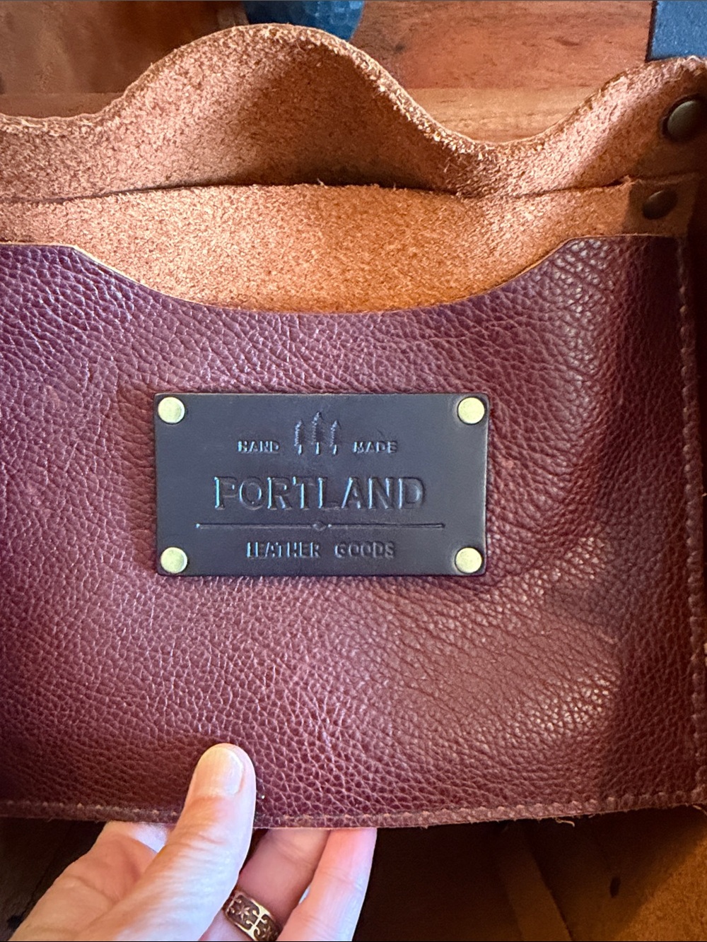 Portland Leather Classic Pebbled Leather Tote Bag in Burgundy. - Picture 6 of 12
